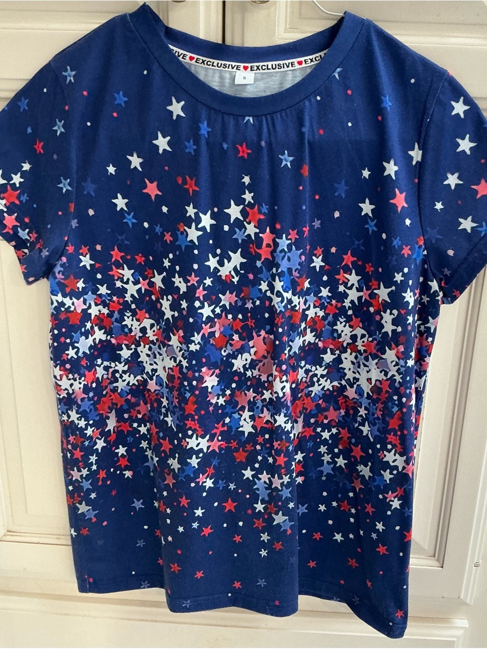 Ladies Size Small Short Sleeve Tee. Cute partiotic top for a picnic @ the lake.